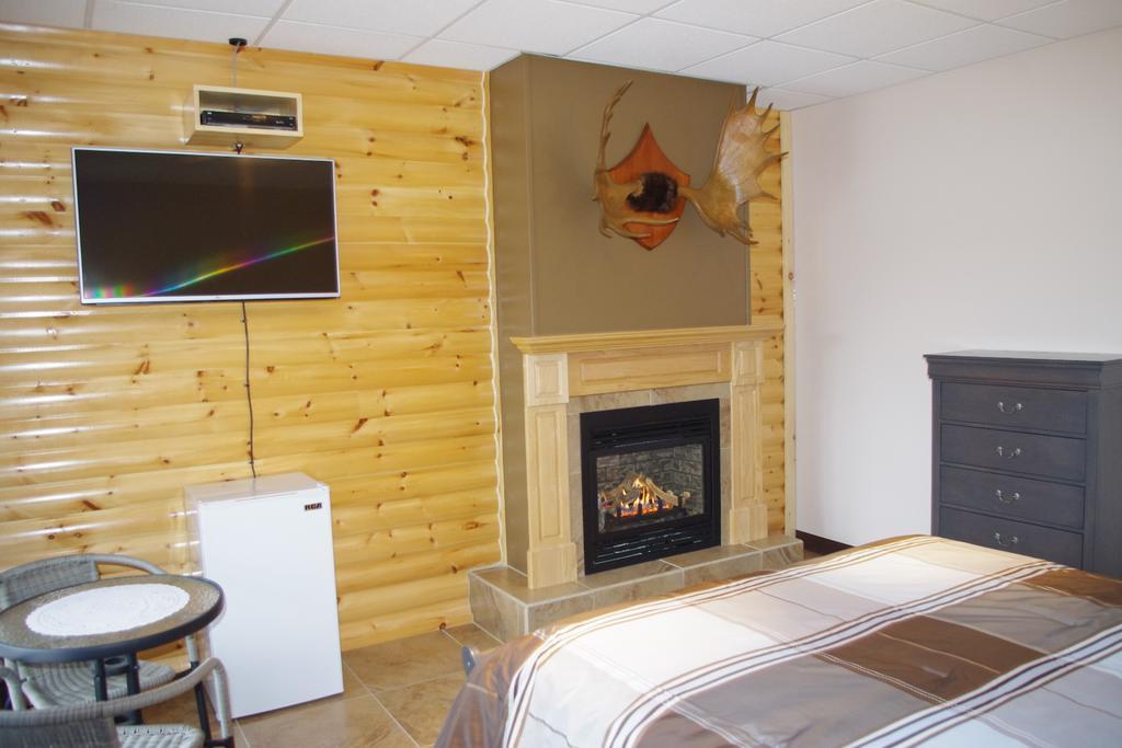 Auberge La Taniere Tadoussac Habitación foto