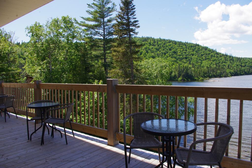 Auberge La Taniere Tadoussac Exterior foto