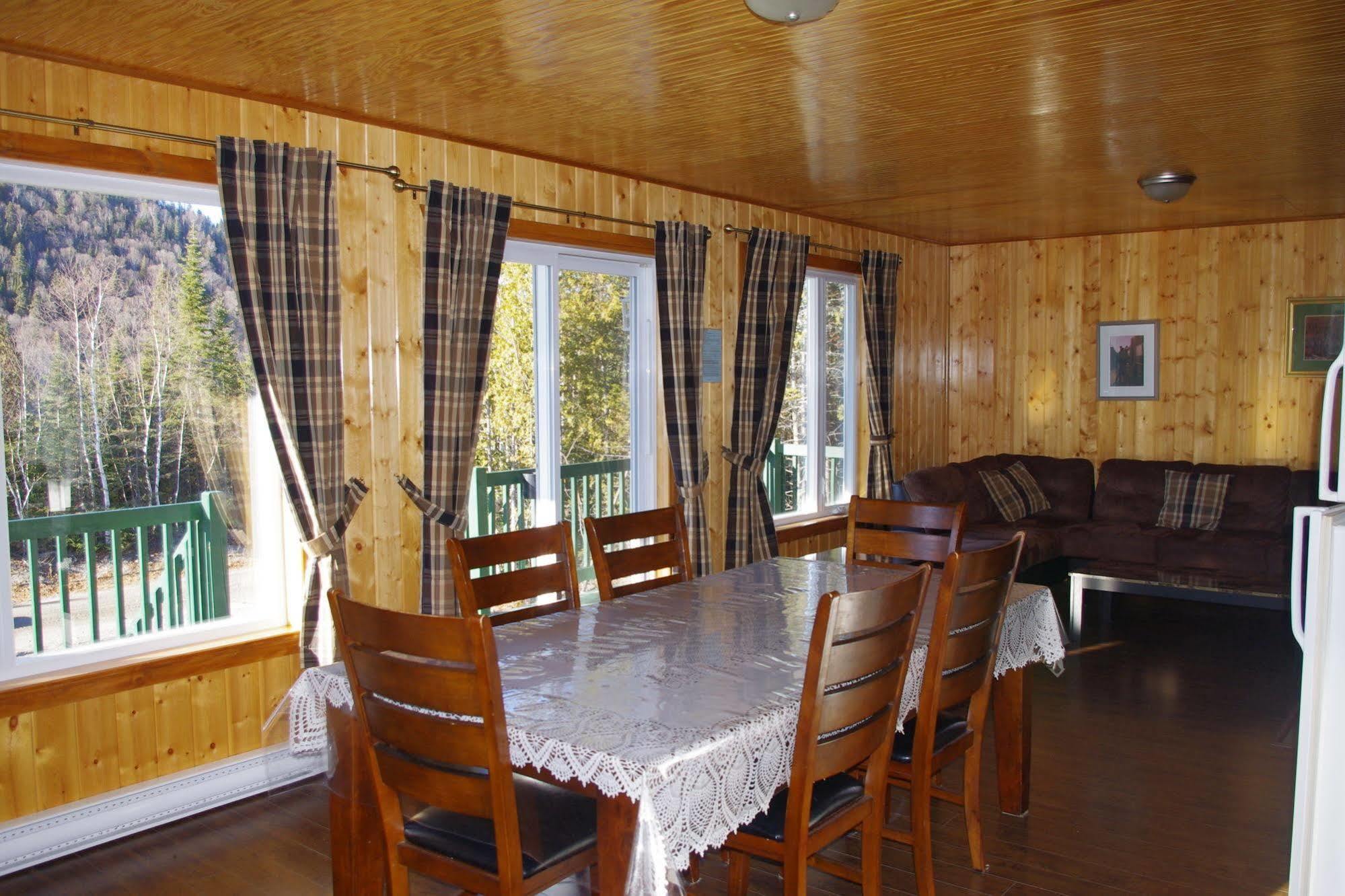 Auberge La Taniere Tadoussac Exterior foto
